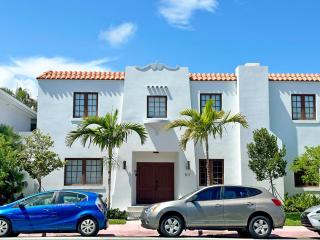 6 Bedroom Villa with Pool & Parking in Heart of South Beach Miami - Miami Beach - 0