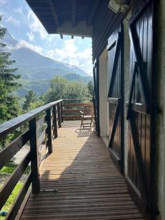 Grand Chalet pour 10 avec vue magnifique sur les pistes et les montagnes à 10mn à pied des pistes - Eaux-Bonnes - 3