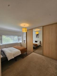4 Bed in the heart of Hartford - 1
