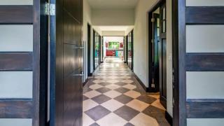 Nostalgic Retro Home on Luxurious Lot with a Private Infinity Pool and Ocean Views - 4