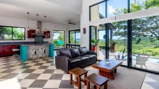 Huge 3-Bedroom Home with Pool - Santa Cruz - 2