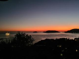 Pini House, inside a private Park, Pool, Tennis, AC, Parking next home and Parking in Lerici! - Lerici - 2