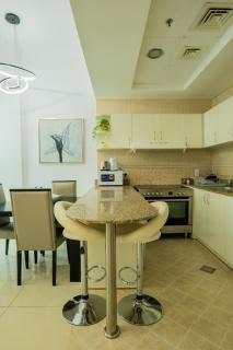 Elegant 1BR with Breathtaking View in Dubai Marina - 2
