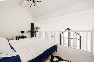 Stylish 2 bed loft apartment with terrace 2 min from tube - 9