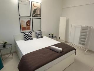 Skye Private 1Bhk in Amanora Park Town with WiFi AC Smart TV Washing Machine - Pune - 5