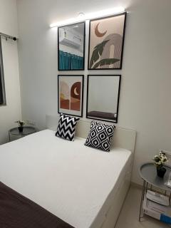 Skye Private 1Bhk in Amanora Park Town with WiFi AC Smart TV Washing Machine - Pune - 7