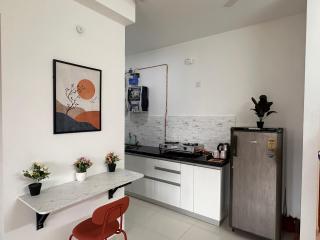 Skye Private 1Bhk in Amanora Park Town with WiFi AC Smart TV Washing Machine - Pune - 8