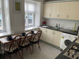 Queen Anne Court with FREE PARKING By Prescott Apartments - Abingdon - 3