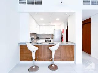 Modern 1B in JVC Bright & Cozy Stay with Balcony - Dubai - 7