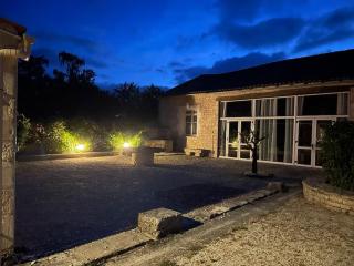 Le Gîte des Jonquilles up to 12 People 6 Bedrooms - - 8