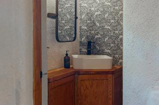 Bedside Manor - Taos - 1