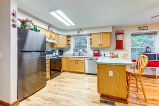 7 Mi to Franklin: Peaceful Home w/ Deck & Yard! - 3
