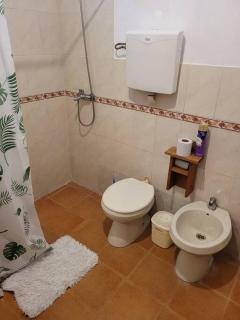 Casa amplia con garaje - 2