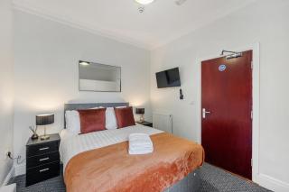 Anfield Cosy Stays - Air Host & Stay - Sleeps 14 - Liverpool - 9