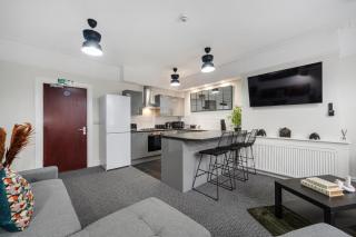 Anfield Cosy Stays - Air Host & Stay - Sleeps 14 - Liverpool - 6