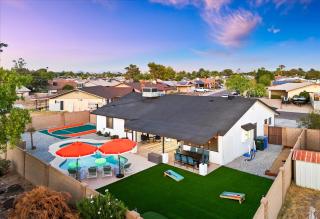 Heated Pool~Basketball Court~Putt Putt~Bocce Ball - Phoenix - 0