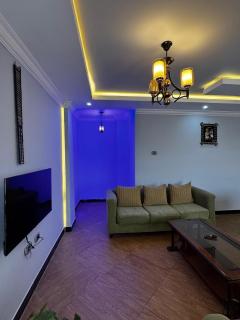 Family apartment Prime location and easy access 1 - 2