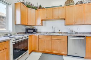 Charming Iowa Home 1 Mi to Golf - 4