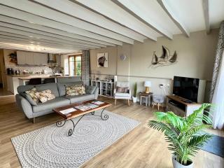 Quai du Val is a Charming Pet and Family Friendly Riverside Gite in Lehon close to Dinan Sleeps 7 - Dinan - 1