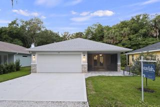 Home Walk to Beach, Biking,Golf,Games, Firepit - Palm Coast - 0