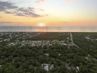 Home Walk to Beach, Biking,Golf,Games, Firepit - Palm Coast - 6