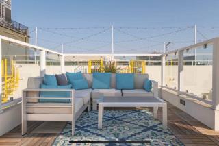 Iconic Heart of DTLA Loft with Rooftop Pool Jacuzzi Gym - 1