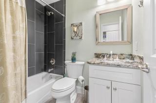 Beachside Bungalow, 1 Block to Ocean, Free Parking - Flagler Beach - 2