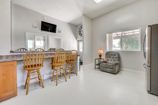 Charming Iowa Home 1 Mi to Golf - - 3