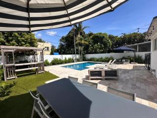 Casa Bella Gated Home with Pool & BBQ 1641 - Miami - 0
