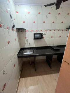 Budget friendly 2bhk at Pali Hill - Mumbai - 8