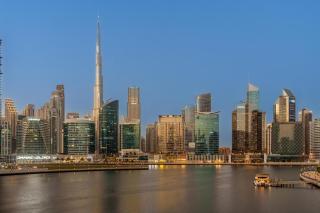Apartment in business bay with stunning views of Burj Khalifa & canal - Dubai - 8