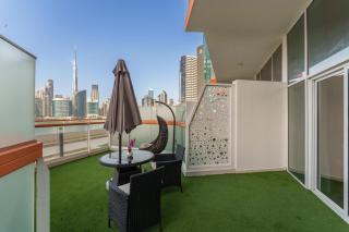 Apartment in business bay with stunning views of Burj Khalifa & canal - Dubai - 6