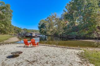 Waterfront Home in Gravois Mills with Deck and Beach - Gravois Mills - 0