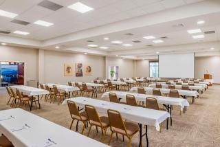 Best Western Plus Crossroads Inn & Suites - 4
