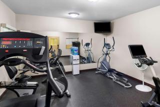 Best Western Plus Osoyoos Hotel & Suites - 4