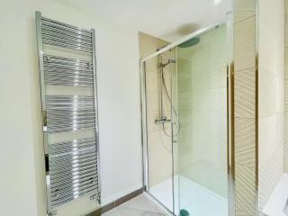 Surbiton House for 6, Near Station & Free Parking - Surbiton - 1