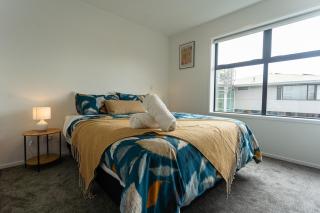 Modern 2 Bedroom Townhouse in CBD With Parking! Sleeps 5 - Christchurch - 7