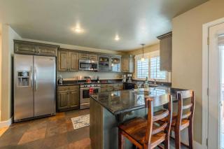 Old Town Park City Getaway with Private Hot Tub - Park City - 8