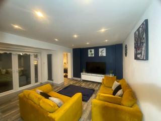 Stunning 3 Bed Hidden Gem Near Stansted - Bishops Stortford - 0