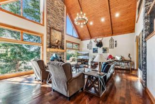 Luxurious 5BDR Getaway with Hot Tub and Mountain Views - 2