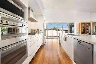 Iconic Noosa Beach House in McAnally Drive Sunshine Beach - Sunshine Beach - 5