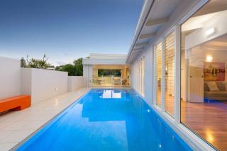 Iconic Noosa Beach House in McAnally Drive Sunshine Beach - Sunshine Beach - 0