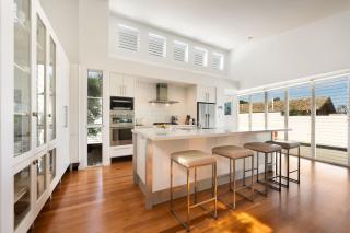 Iconic Noosa Beach House in McAnally Drive Sunshine Beach - Sunshine Beach - 6