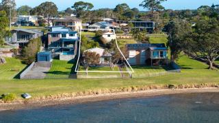 Sea Breeze Escape - Pet-Friendly Escape - Book 3, Pay for 2! - Greenwell Point - 0