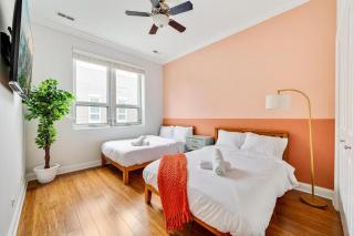 Gym Garage Parking Balcony Sleeps 6 - Chicago - 6