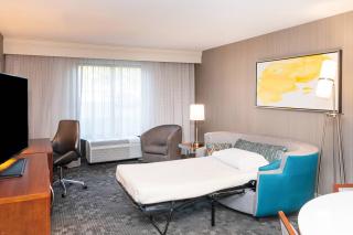 Courtyard by Marriott Bloomington - Bloomington - 2