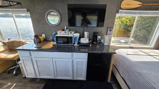 The Floater-A House Boat on Grant Island, Bham Lake, with HotTub, Boat, Pet Friendly - Glenfield - 3
