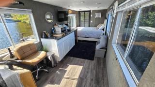 The Floater-A House Boat on Grant Island, Bham Lake, with HotTub, Boat, Pet Friendly - Glenfield - 5