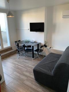 2 BEDS APT, Aéroport de Marseille, Plages - Marignane - 7