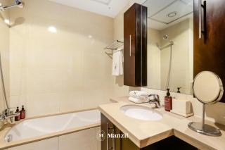 Canal View Studio near Marina & Palm Jumeirah - Dubai - 3
